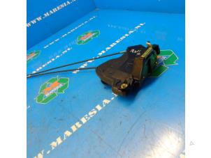 Gebruikte Slotmechaniek Portier 4Deurs rechts-voor Daihatsu Sirion 2 (M3) 1.3 16V DVVT Prijs € 36,75 Margeregeling aangeboden door Maresia Auto Recycling B.V.