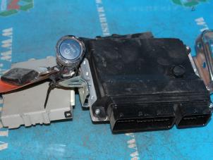 Gebruikte Kontaktslot + computer Toyota Auris (E15) 1.8 16V HSD Full Hybrid Prijs € 262,50 Margeregeling aangeboden door Maresia Auto Recycling B.V.