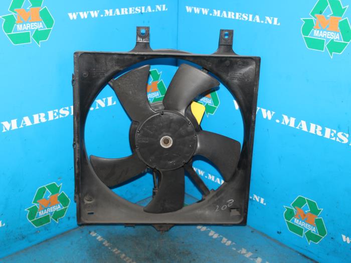 Air conditioning cooling fans Nissan Primera