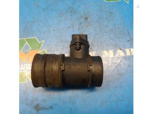 Gebruikte Luchthoeveelheidsmeter Opel Agila (A) 1.2 16V Prijs € 15,75 Margeregeling aangeboden door Maresia Auto Recycling B.V.