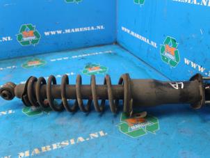 Gebruikte Schokdemperpoot links-achter Lexus IS (E2) 200 2.0 24V Prijs € 63,00 Margeregeling aangeboden door Maresia Auto Recycling B.V.