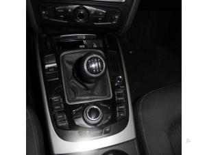 Gebruikte Radiobedienings paneel Audi A4 (B8) 2.0 TDI 16V Prijs € 157,50 Margeregeling aangeboden door Maresia Auto Recycling B.V.
