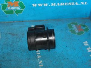 Gebruikte Luchthoeveelheidsmeter Volkswagen Caddy III (2KA,2KH,2CA,2CH) 1.6 TDI 16V Prijs € 13,13 Margeregeling aangeboden door Maresia Auto Recycling B.V.