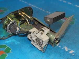Gebruikte Tank element Pomp Toyota Carina E (T19) 1.8 XLi,GLi 16V Prijs € 47,25 Margeregeling aangeboden door Maresia Auto Recycling B.V.
