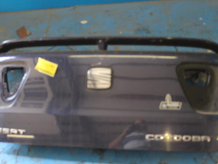 Kofferdeksel van een Seat Cordoba Facelift (6C2/6K2) 1.4 16V 2002