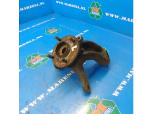 Gebruikte Fusee links-voor Ford Fiesta 5 (JD/JH) 1.25 16V Prijs € 26,25 Margeregeling aangeboden door Maresia Auto Recycling B.V.