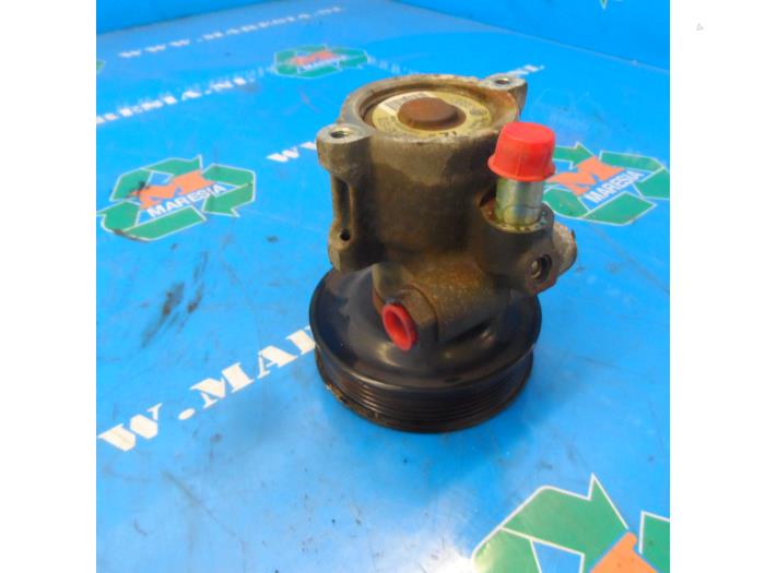 Gebruikte Servopomp Volkswagen Polo III (6N2) 1.4 Prijs € 42,00 Margeregeling aangeboden door Maresia Auto Recycling B.V.