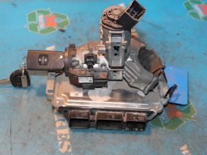 Gebruikte Contactslot + computer Mazda 2 (DE) 1.6 CDVi 16V Prijs € 210,00 Margeregeling aangeboden door Maresia Auto Recycling B.V.