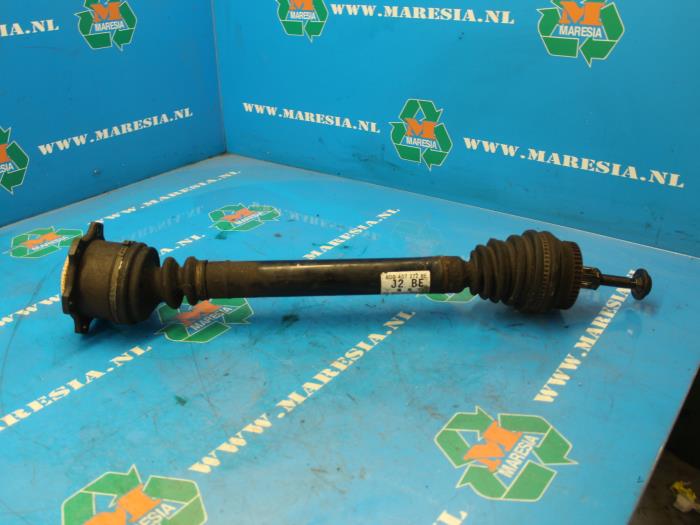 Gebruikte Aandrijfas rechts-voor Audi A4 (B5) 1.8 20V Prijs € 52,50 Margeregeling aangeboden door Maresia Auto Recycling B.V.