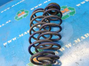 Gebruikte Veerschroef achter Volkswagen Polo V (6R) 1.4 16V Prijs € 47,25 Margeregeling aangeboden door Maresia Auto Recycling B.V.