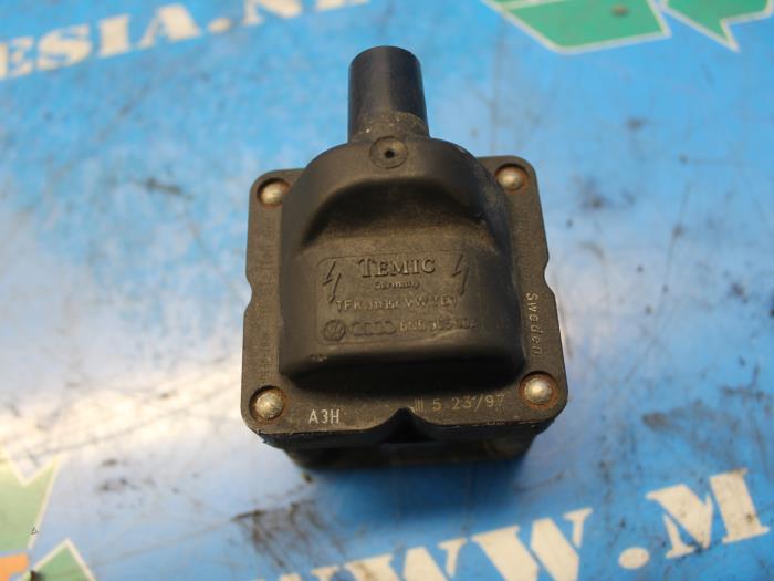 Gebruikte Bobine Volkswagen Polo II Coupé (86) 1.3 Kat. Prijs € 15,75 Margeregeling aangeboden door Maresia Auto Recycling B.V.