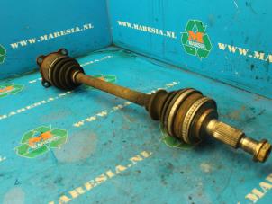 Gebruikte Steekas links-achter Lexus IS SportCross (E1) 200 2.0 24V Prijs € 78,75 Margeregeling aangeboden door Maresia Auto Recycling B.V.