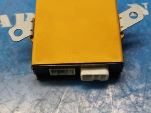 Gebruikte Deur module Lexus RX (L2) 400h V6 24V VVT-i 4x4 Prijs € 89,25 Margeregeling aangeboden door Maresia Auto Recycling B.V.