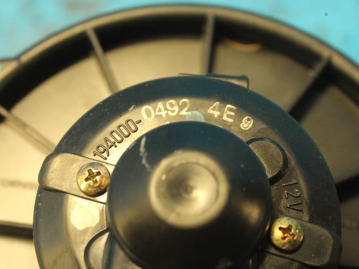 Kachel Ventilatiemotor van een Daihatsu Cuore (L251/271/276) 1.0 12V DVVT 2003