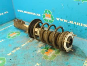 Gebruikte Mac Phersonpoot links-voor Ford Fiesta 6 (JA8) 1.25 16V Prijs € 52,50 Margeregeling aangeboden door Maresia Auto Recycling B.V.