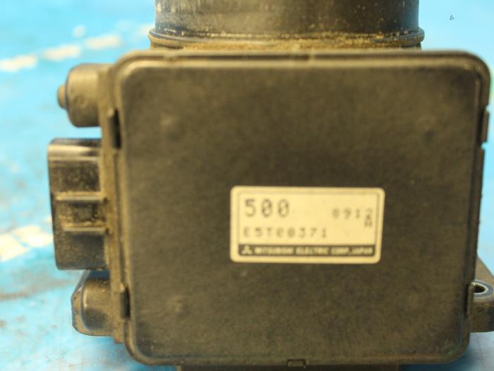 Gebruikte Luchthoeveelheidsmeter Mitsubishi Carisma 1.6i 16V Prijs € 52,50 Margeregeling aangeboden door Maresia Auto Recycling B.V.