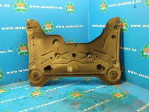Gebruikte Subframe Opel Vivaro 1.9 DI Prijs € 131,25 Margeregeling aangeboden door Maresia Auto Recycling B.V.