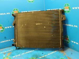 Gebruikte Radiateur Opel Vivaro 1.9 DI Prijs € 68,25 Margeregeling aangeboden door Maresia Auto Recycling B.V.