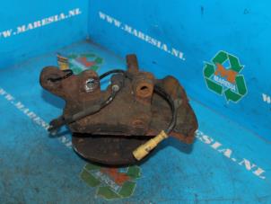 Gebruikte Fusee rechts-voor Opel Omega B (25/26/27) 3.0 V6 24V Prijs € 26,25 Margeregeling aangeboden door Maresia Auto Recycling B.V.