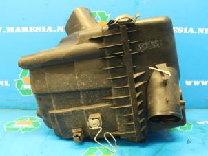 Gebruikte Luchtfilterhuis Lexus RX (L2) 300 V6 24V VVT-i Prijs € 47,25 Margeregeling aangeboden door Maresia Auto Recycling B.V.
