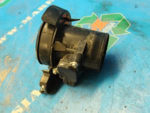 Gebruikte Luchthoeveelheidsmeter Suzuki S-Cross (AD) 1.6 16V 4x2 Prijs € 57,75 Margeregeling aangeboden door Maresia Auto Recycling B.V.