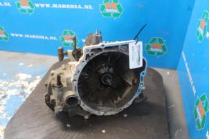 Gebruikte Versnellingsbak Mazda 2 (DE) 1.3 16V MZR Prijs € 420,00 Margeregeling aangeboden door Maresia Auto Recycling B.V.