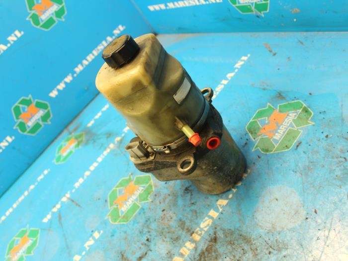 Gebruikte Pomp Servo Ford Focus Prijs € 78,75 Margeregeling aangeboden door Maresia Auto Recycling B.V.