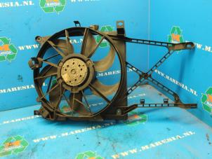 Gebruikte Koelvin Opel Astra H (L48) 1.6 16V Twinport Prijs € 47,25 Margeregeling aangeboden door Maresia Auto Recycling B.V.