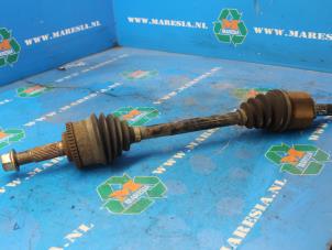 Gebruikte Steekas links-voor Nissan Almera Tino (V10M) 1.8 16V Prijs € 52,50 Margeregeling aangeboden door Maresia Auto Recycling B.V.