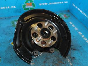 Gebruikte Fusee links-achter Lexus CT 200h 1.8 16V Prijs € 157,50 Margeregeling aangeboden door Maresia Auto Recycling B.V.