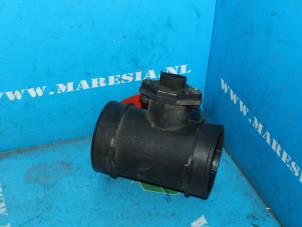 Gebruikte Luchthoeveelheidsmeter Opel Omega B Caravan (21/22/23) 2.5i V6 24V Prijs € 21,00 Margeregeling aangeboden door Maresia Auto Recycling B.V.