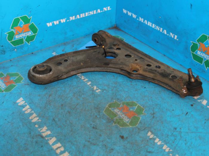 Front lower wishbone, right - f9119420-86fd-4894-a5a4-c15a45bef8a0.jpg