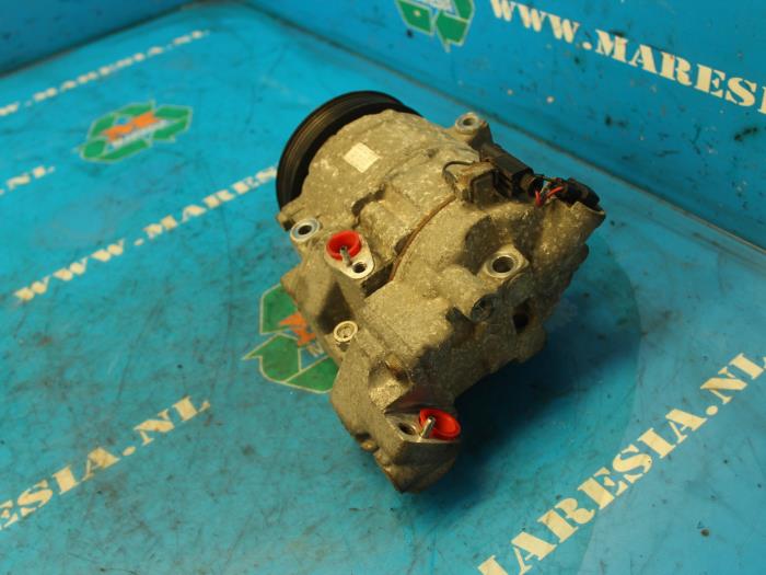 Gebruikte Pomp Airco Mercedes Vaneo (W414) 1.7 CDI 16V Prijs € 157,50 Margeregeling aangeboden door Maresia Auto Recycling B.V.