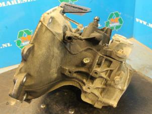 Gebruikte Versnellingsbak Opel Tigra Twin Top Prijs € 157,50 Margeregeling aangeboden door Maresia Auto Recycling B.V.