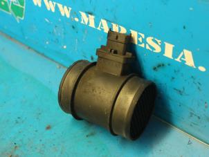 Gebruikte Luchthoeveelheidsmeter Opel Combo 1.3 CDTI 16V ecoFlex Prijs € 52,50 Margeregeling aangeboden door Maresia Auto Recycling B.V.