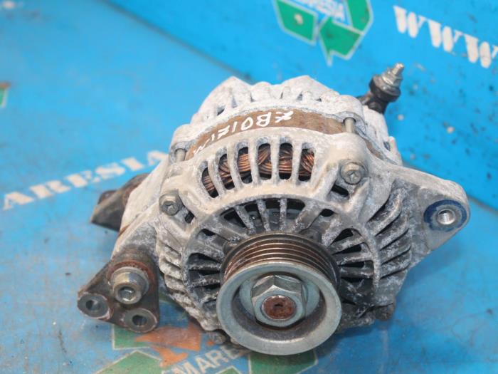 Gebruikte Dynamo Suzuki SX4 (EY/GY) 1.6 16V 4x4 Prijs € 31,50 Margeregeling aangeboden door Maresia Auto Recycling B.V.
