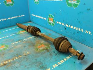 Gebruikte Homokineetas rechts-voor Mazda 2 (NB/NC/ND/NE) 1.4 16V Prijs € 42,00 Margeregeling aangeboden door Maresia Auto Recycling B.V.