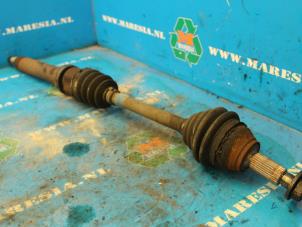 Gebruikte Homokineetas rechts-voor Mazda 2 (NB/NC/ND/NE) 1.4 16V Prijs € 42,00 Margeregeling aangeboden door Maresia Auto Recycling B.V.