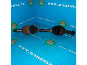 Gebruikte Steekas links-voor Opel Vectra C GTS 1.9 CDTI 16V Prijs € 47,25 Margeregeling aangeboden door Maresia Auto Recycling B.V.