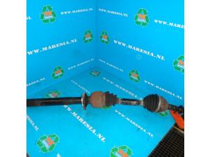 Gebruikte Steekas rechts-voor Opel Vectra C GTS 1.9 CDTI 16V Prijs € 47,25 Margeregeling aangeboden door Maresia Auto Recycling B.V.