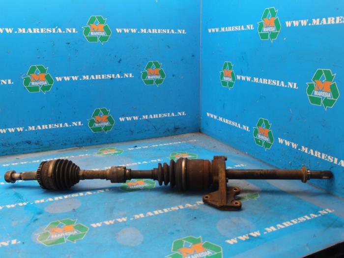 Gebruikte Aandrijfas rechts-voor Nissan Almera Tino (V10M) 2.0 16V CVT Prijs € 42,00 Margeregeling aangeboden door Maresia Auto Recycling B.V.
