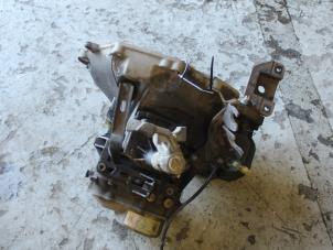 Gebruikte Versnellingsbak Opel Agila (A) 1.2 16V Twin Port Prijs € 131,25 Margeregeling aangeboden door Maresia Auto Recycling B.V.