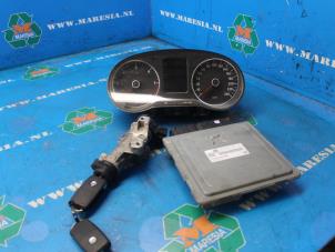 Gebruikte Kontaktslot + computer Volkswagen Polo V (6R) Prijs € 367,50 Margeregeling aangeboden door Maresia Auto Recycling B.V.