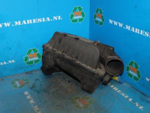 Gebruikte Luchtfilterhuis Opel Astra H (L48) 1.7 CDTi 16V Prijs € 36,75 Margeregeling aangeboden door Maresia Auto Recycling B.V.