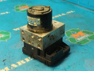 Gebruikte ABS Pomp Kia Carnival 2 (FIB/FLD) 2.5 V6 24V Prijs € 94,50 Margeregeling aangeboden door Maresia Auto Recycling B.V.