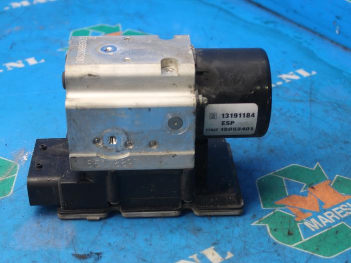 Gebruikte ABS Pomp Saab 9-3 II (YS3F) 2.0T 16V Prijs € 105,00 Margeregeling aangeboden door Maresia Auto Recycling B.V.