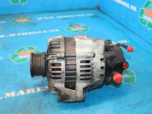 Gebruikte Dynamo Kia Carens II (FJ) 2.0 CRDI 16V Prijs € 31,50 Margeregeling aangeboden door Maresia Auto Recycling B.V.