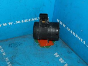 Gebruikte Luchthoeveelheidsmeter Volkswagen Golf V (1K1) 2.0 TDI 16V Prijs € 17,85 Margeregeling aangeboden door Maresia Auto Recycling B.V.