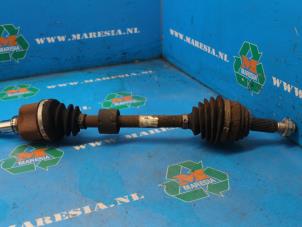 Gebruikte Homokineetas links-voor Ford B-Max (JK8) 1.6 TDCi 95 Prijs € 94,50 Margeregeling aangeboden door Maresia Auto Recycling B.V.