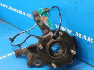 Gebruikte Fusee links-voor Ford B-Max (JK8) 1.6 TDCi 95 Prijs € 78,75 Margeregeling aangeboden door Maresia Auto Recycling B.V.